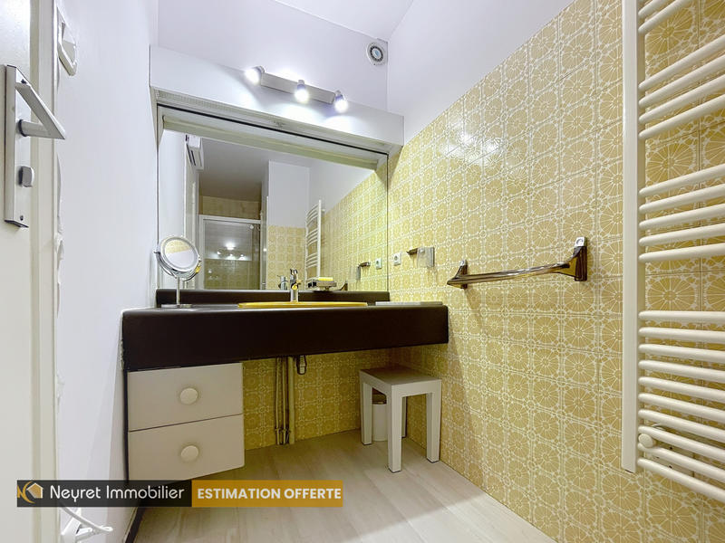 Appartement - 165 m² - 6 pièces