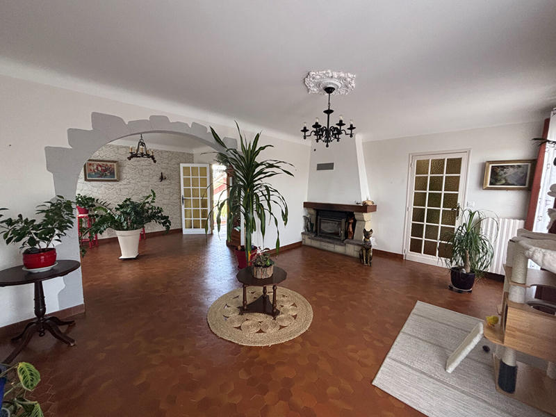 Maison - 250 m² - 7 pièces