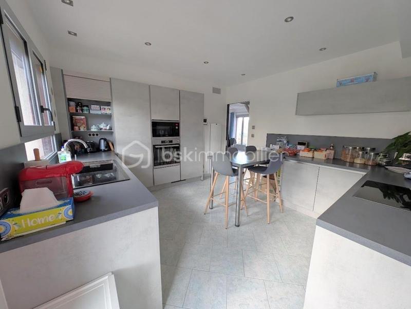 Maison - 160 m² - 8 pièces