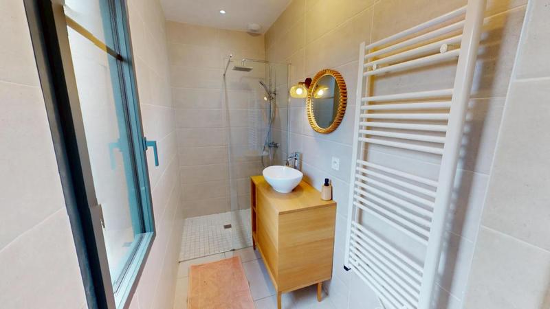 Propriété - 190 m² - 8 pièces