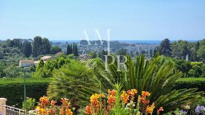 Villa - 410 m² - 8 pièces