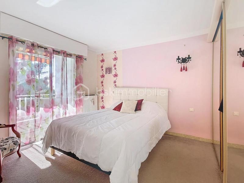 Appartement - 90 m² - 4 pièces