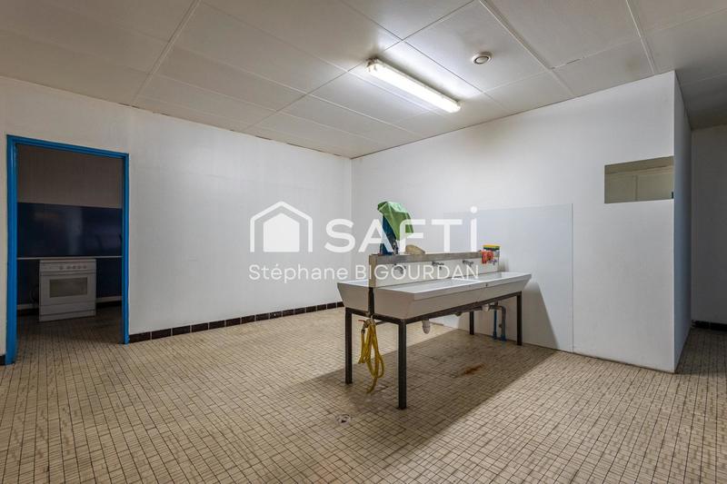 Local commercial - 3 178 m² - 10 pièces