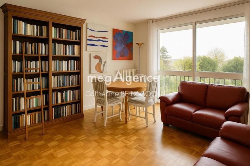 Appartement - 82 m² - 3 pièces