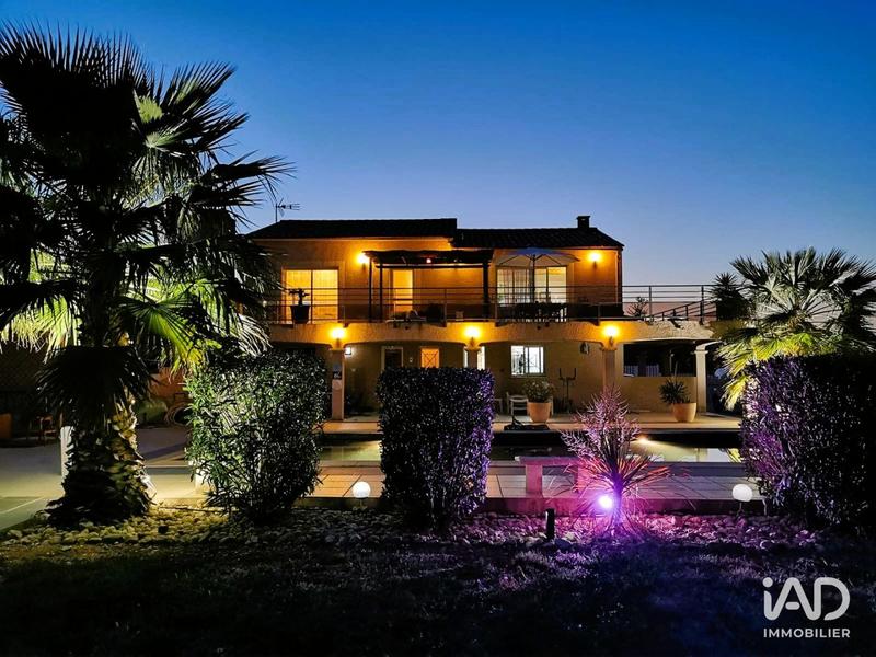 Maison - 235 m² - 5 pièces