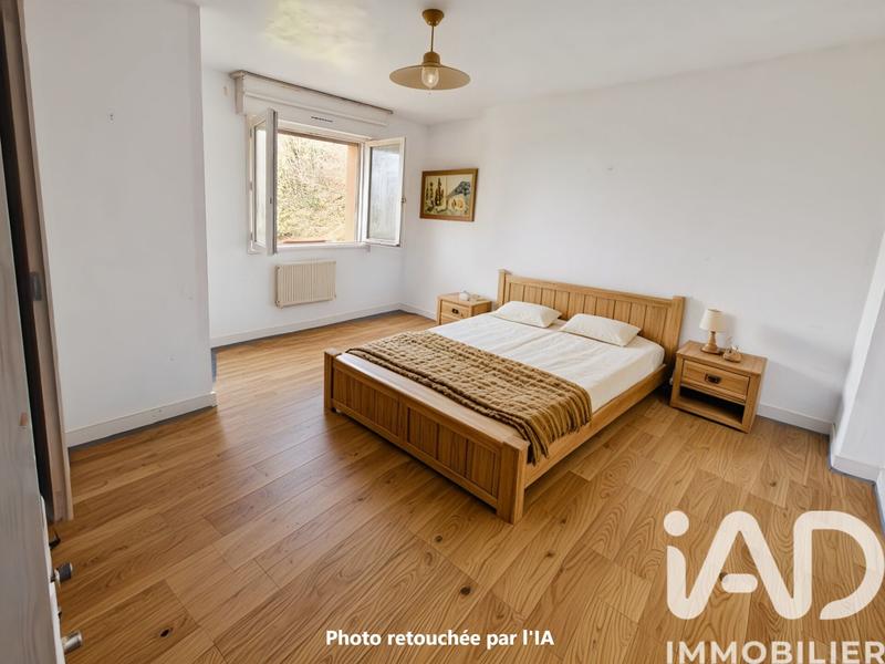 Maison - 251 m² - 8 pièces