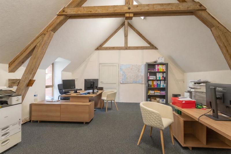 Propriété - 560 m² - 12 pièces