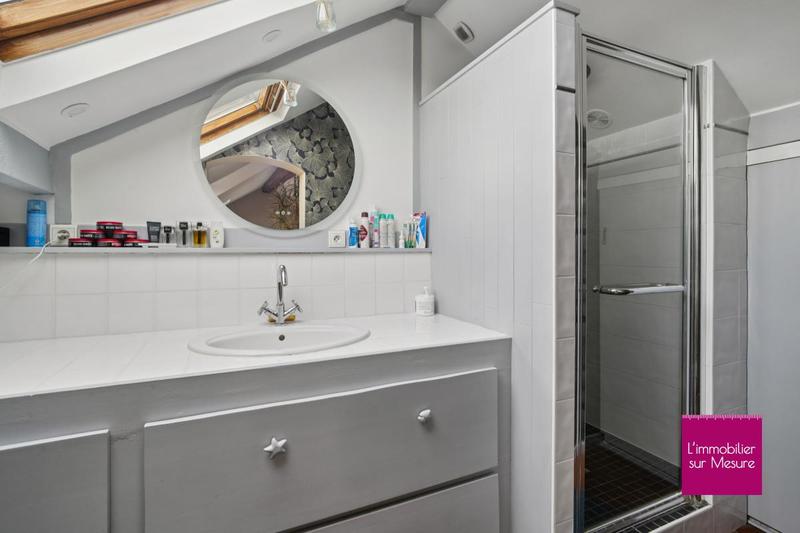 Maison - 210 m² - 6 pièces