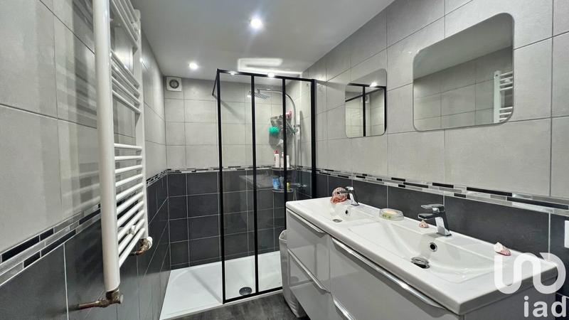 Maison - 180 m² - 8 pièces