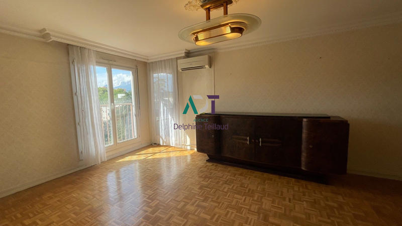 Appartement - 102 m² - 5 pièces