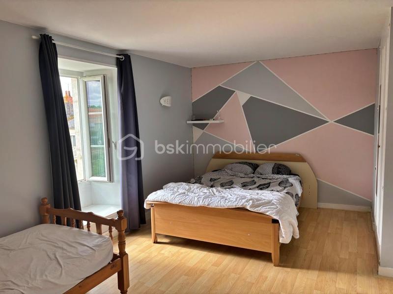 Maison - 233 m² - 8 pièces