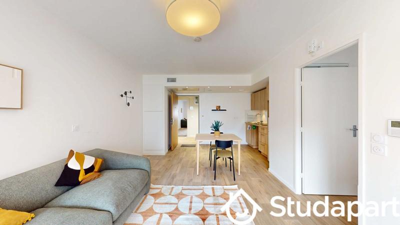 Chambre - 14 m² - 1 pièce