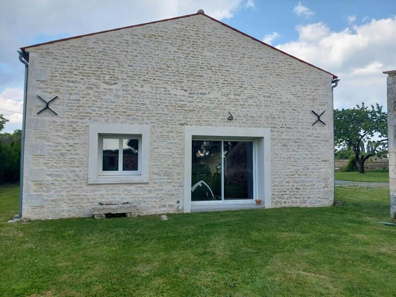 Maison - 325 m² - 13 pièces