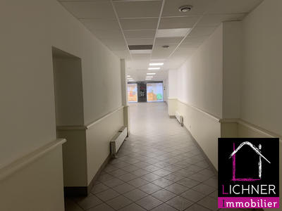 Local commercial - 153 m² - 4 pièces