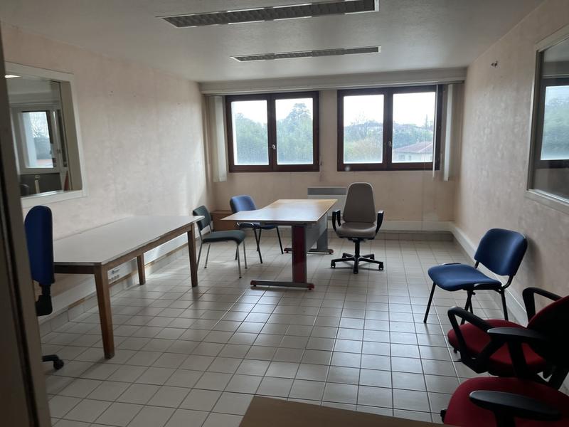 Entrepôt - 12 000 m²