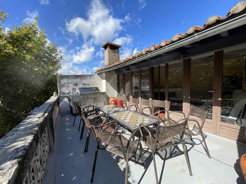 Maison de ville - 251 m² - 7 pièces