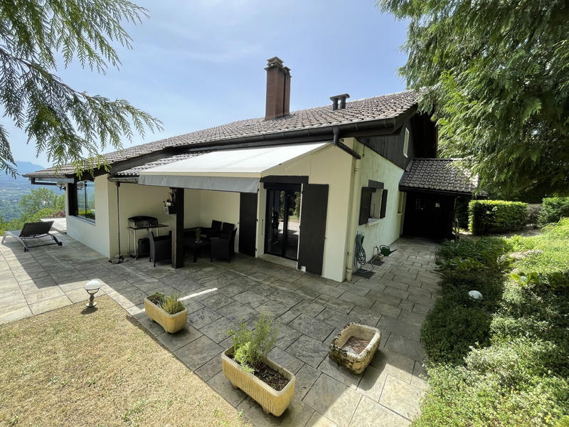 Maison - 228 m² - 7 pièces