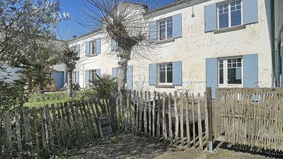 Maison - 232 m² - 6 pièces