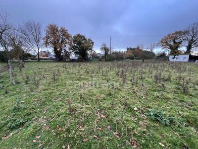 Terrain constructible - 997 m²