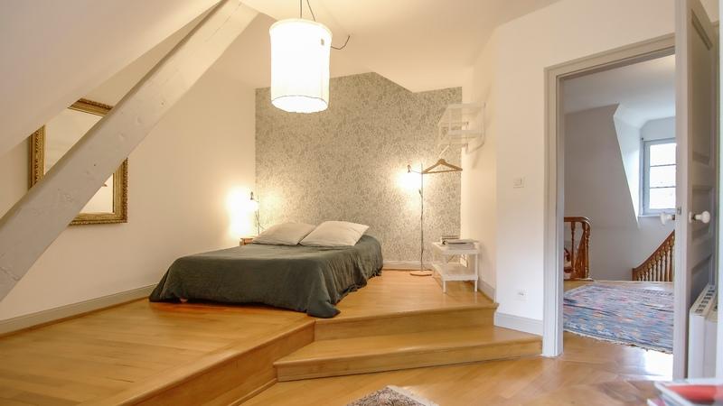 Demeure - 360 m² - 11 pièces