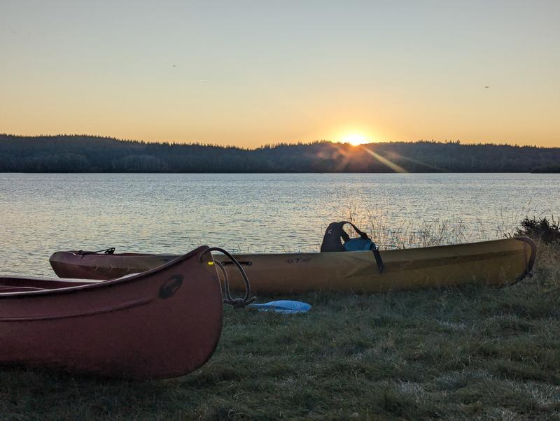 Canoë coucher de soleil Auphelle