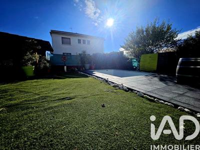 Maison - 181 m² - 7 pièces