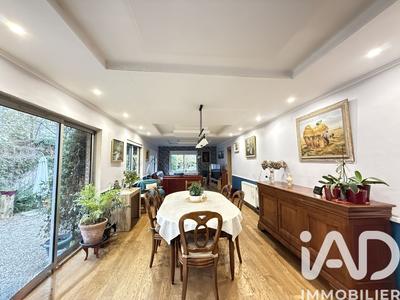 Maison - 191 m² - 5 pièces