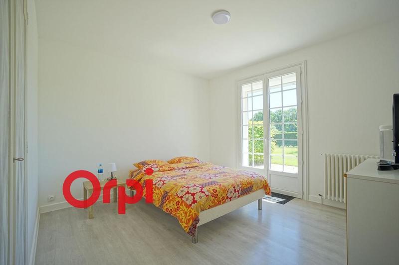 Maison - 225 m² - 7 pièces