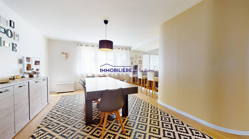 Maison - 140 m² - 5 pièces