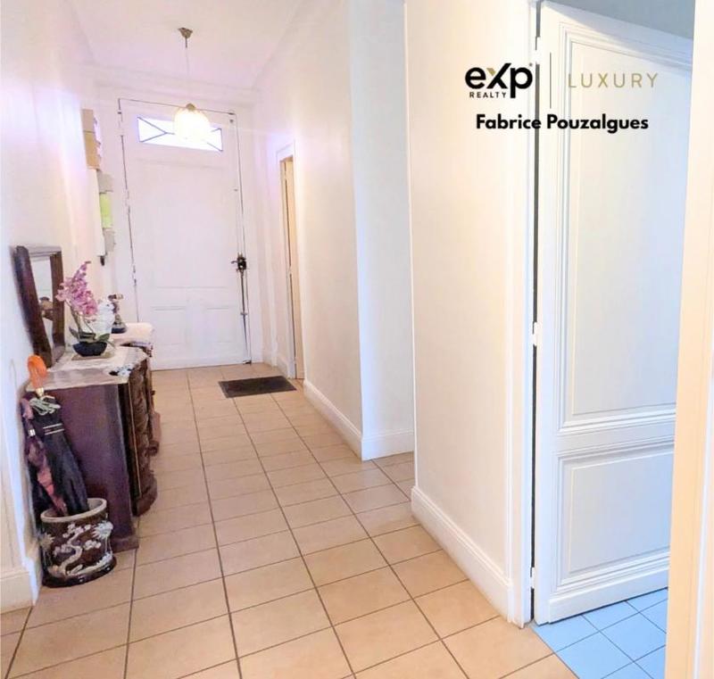 Propriété - 280 m² - 9 pièces