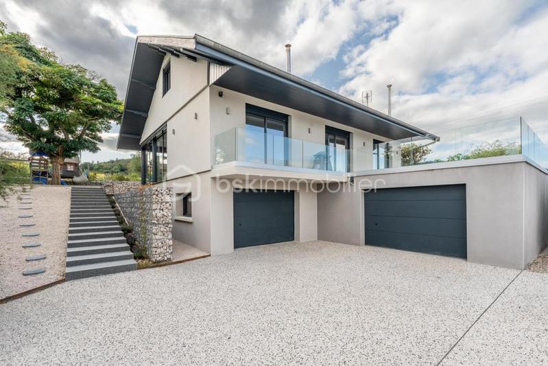 Maison - 180 m² - 6 pièces