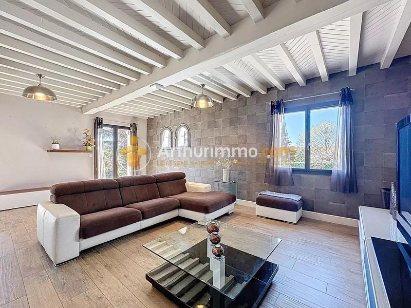 Maison - 370 m² - 5 pièces