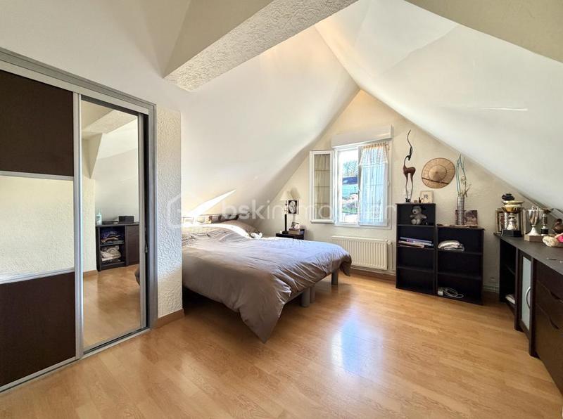 Maison - 205 m² - 8 pièces