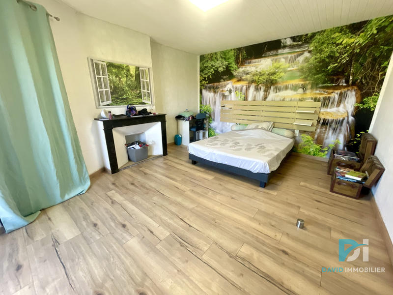 Maison - 242 m² - 5 pièces