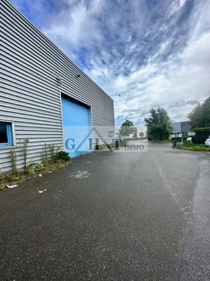 Entrepôt - 1 640 m²