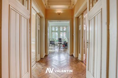 Appartement - 199 m² - 6 pièces