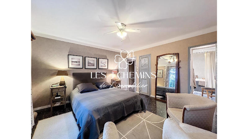 Maison - 185 m² - 7 pièces