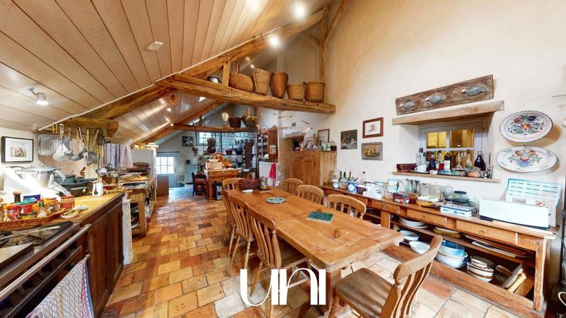 Maison - 507 m² - 13 pièces