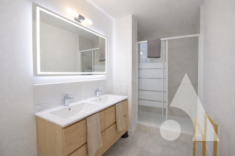 Appartement - 82 m² - 5 pièces