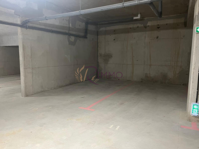 Parking / Garage - 12 m²