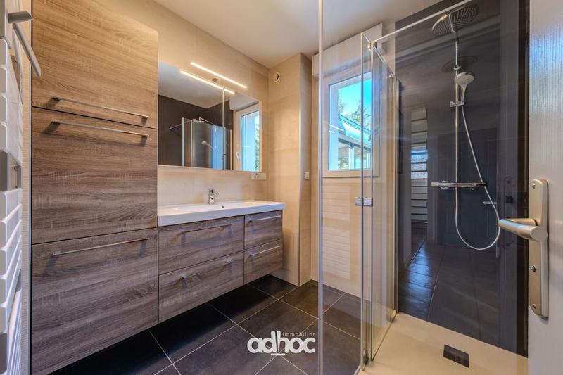 Maison traditionnelle - 190 m² - 7 pièces