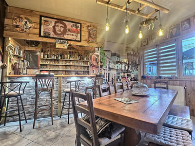 Maison - 137 m² - 7 pièces