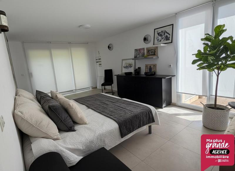 Demeure - 143 m² - 5 pièces