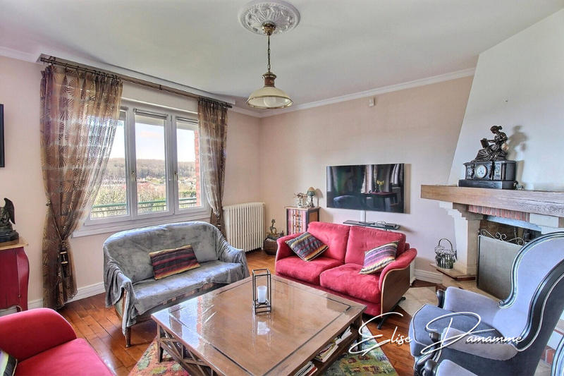 Maison - 241 m² - 8 pièces