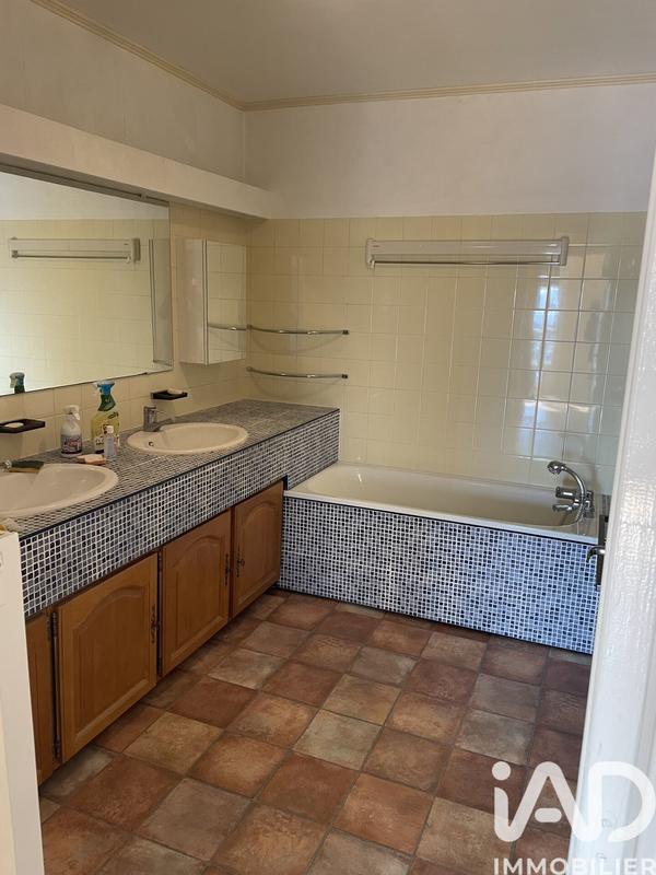 Appartement - 125 m² - 5 pièces