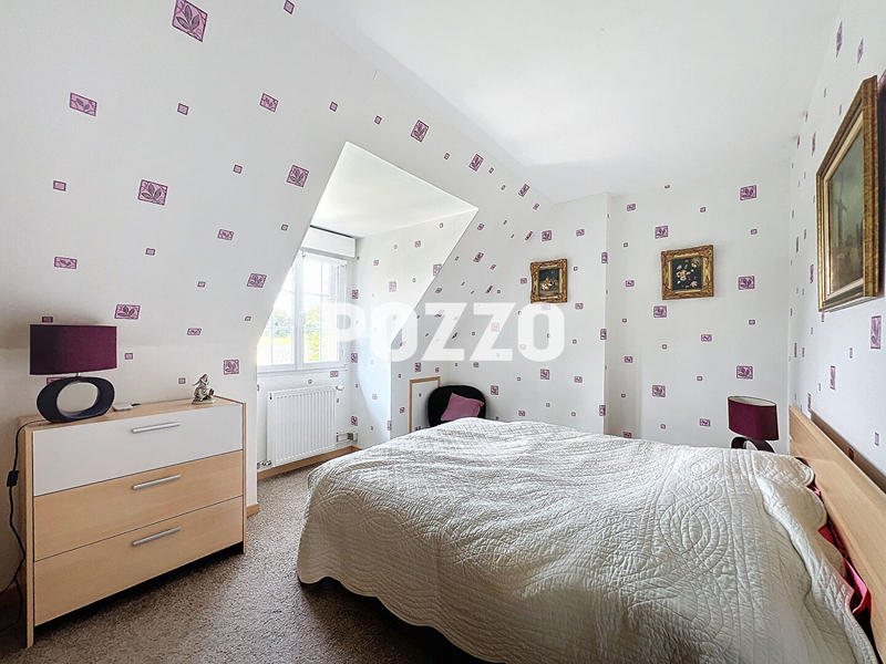 Maison - 255 m² - 8 pièces