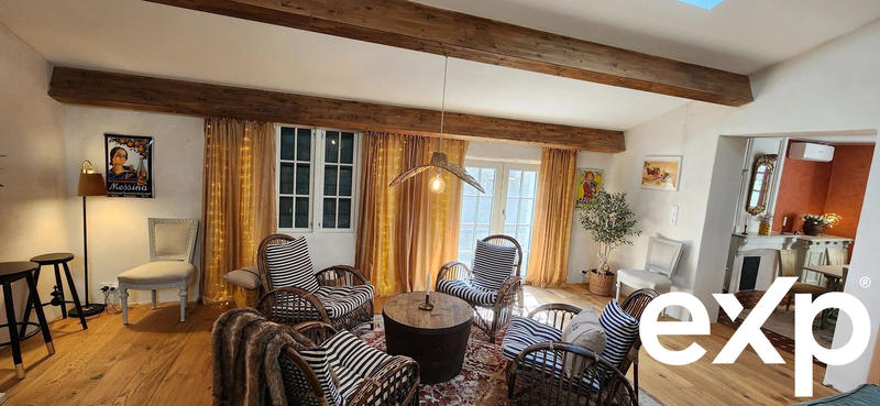 Maison traditionnelle - 177 m² - 7 pièces