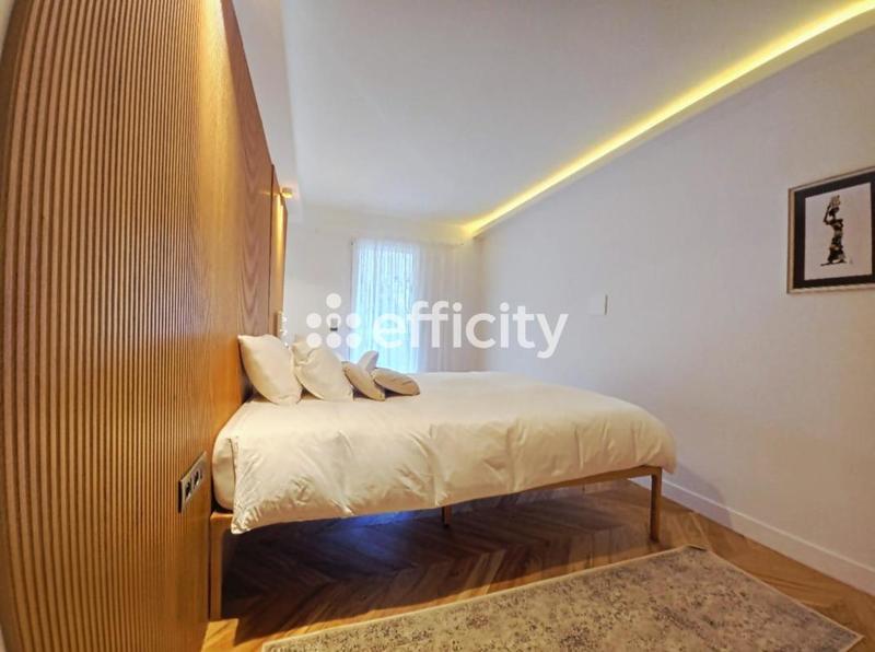 Appartement - 140 m² - 5 pièces