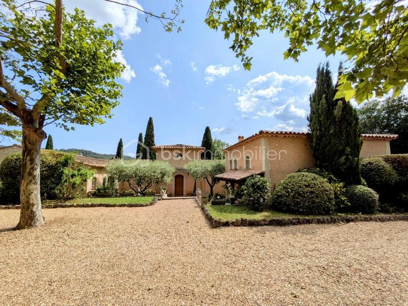 Propriété - 314 m² - 10 pièces