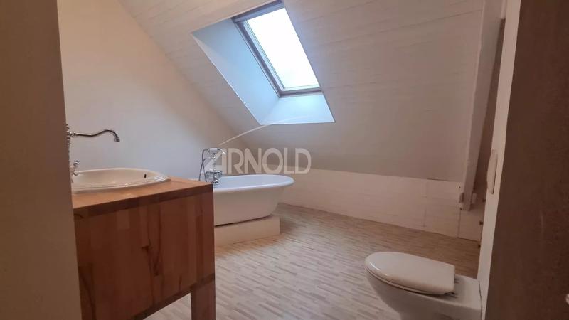 Maison - 189 m² - 9 pièces